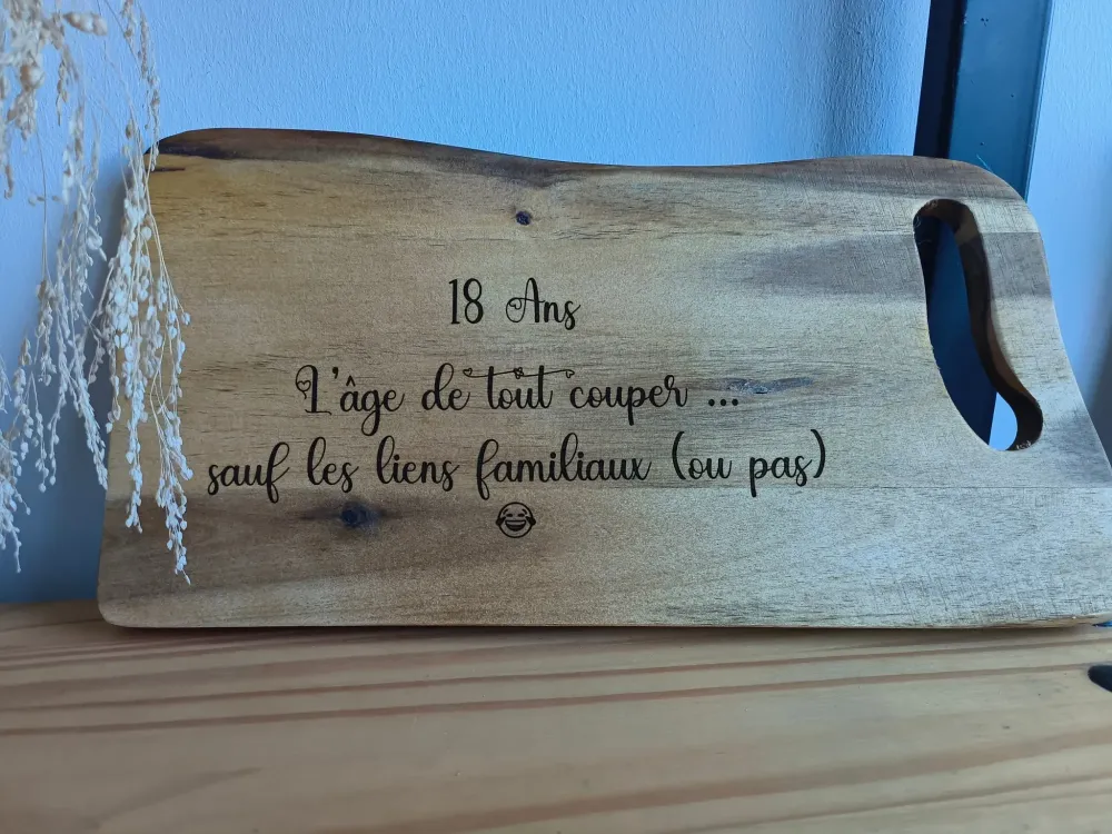 planche à découpé gravée