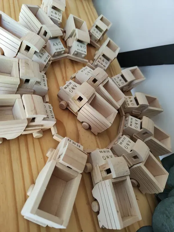 Réalisations en bois chez Les Petites Mains de Laura à Cuguron-090